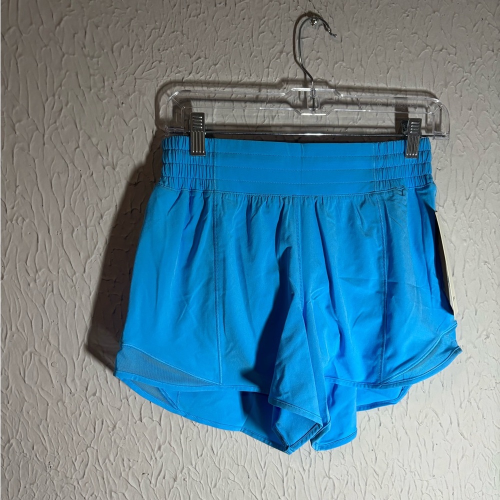 NWT Lululemon Hotty Hot HR Short 4" *Lined